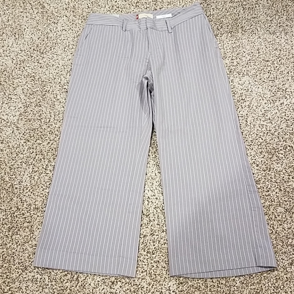 Gap pin stripe grey dressy capris size 4 regular